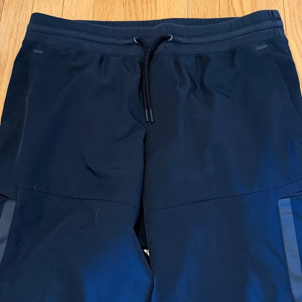 Under Armour fitted heat gear pants size XL only - Picture 2 of 9
